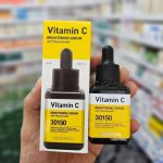 سرم روشن کننده و ضد لک ویتامین سی مدیهیل حجم 40 میلی لیتر